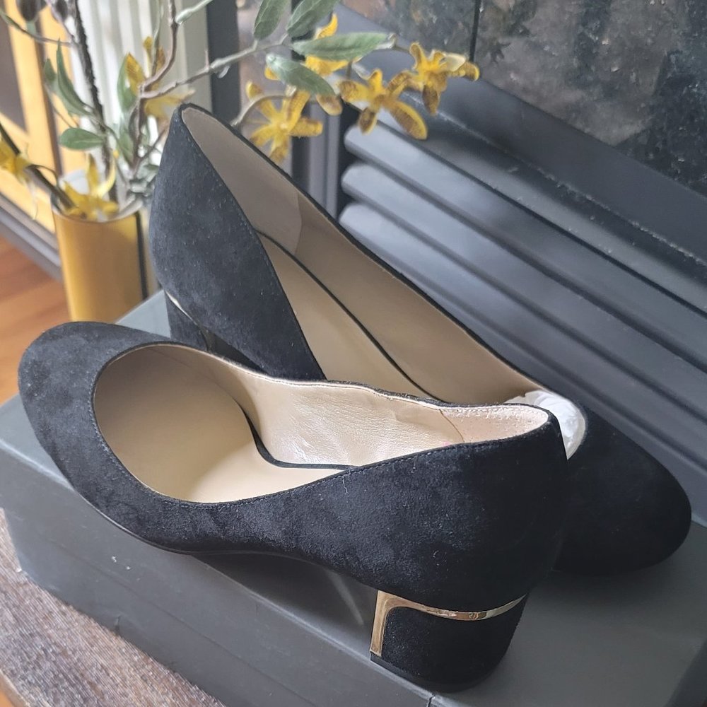Ann Taylor NIB Black Suede pump w Gold accent on heel.
